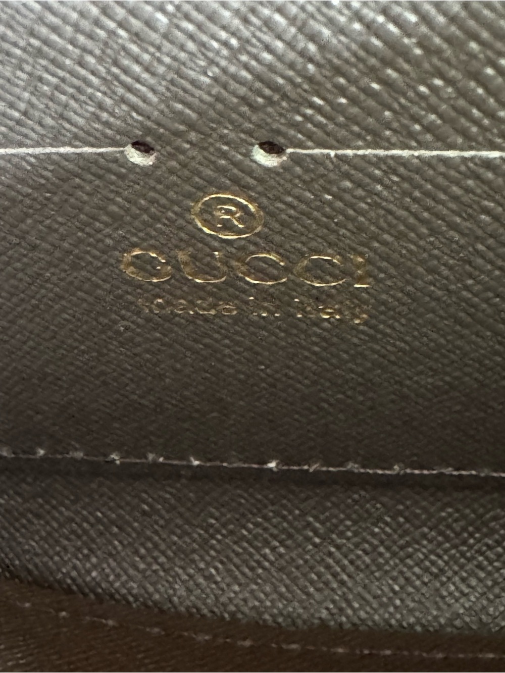 Designer style zip wallet - Picture 3 of 5